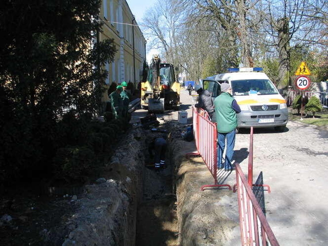 Chełm: Koparka uszkodziła gazociąg. 95 osób ewakuowanych Chełm: Koparka uszkodziła gazociąg. 95 osób ewakuowanych