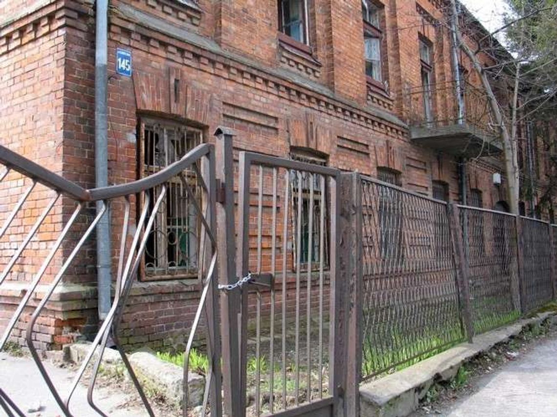 Chełm: Miasto pozbyło się dawnej szkoły. Co zrobi nowy właściciel?