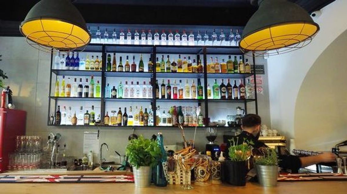 Chełm: Miejskie lokale na cały rok zwolnione z opłat za koncesje na sprzedaż alkoholu