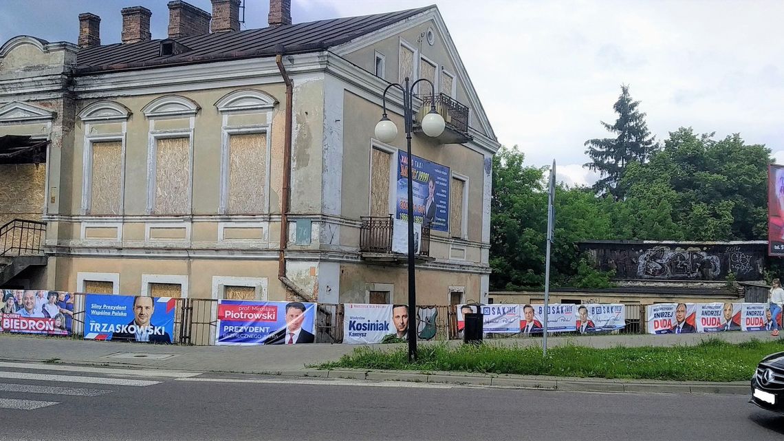 Chełm: Na płocie wiszą wszyscy, ale nikt nie płaci Chełm: Na płocie wiszą wszyscy, ale nikt nie płaci