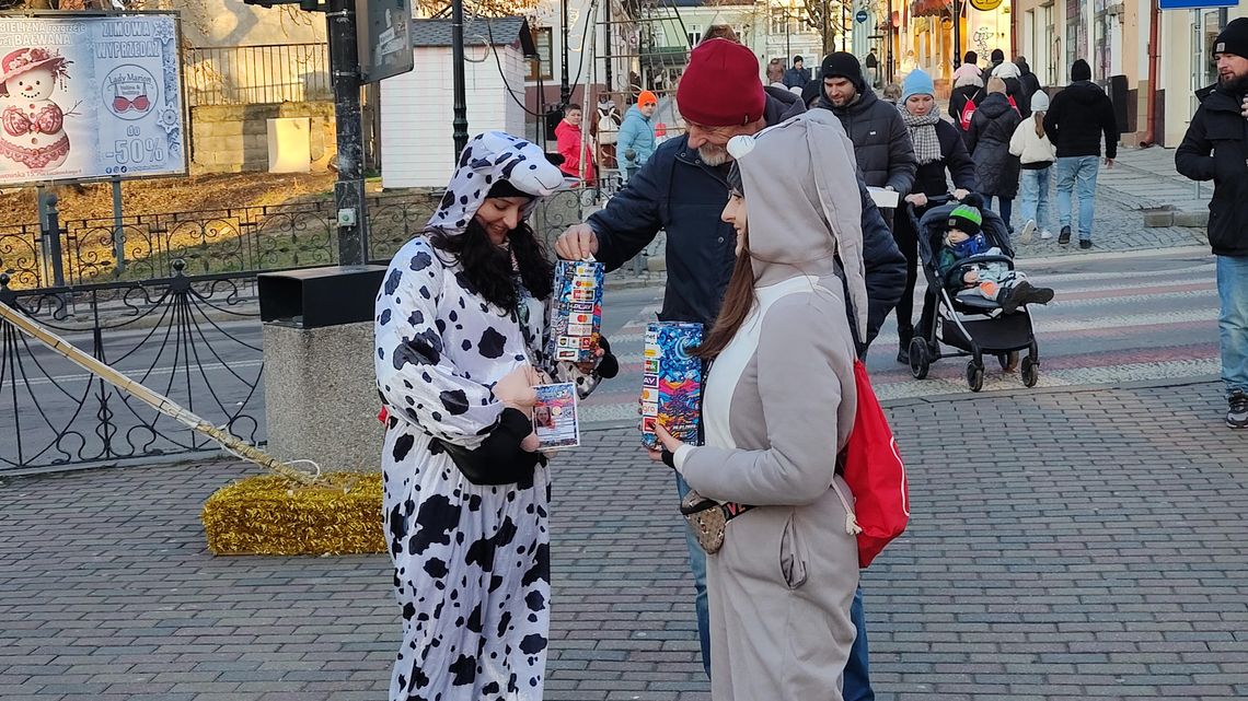 Chełm odpala czerwone serce. WOŚP szuka ludzi, którzy potrafią czynić dobro Chełm odpala czerwone serce. WOŚP szuka ludzi, którzy potrafią czynić dobro