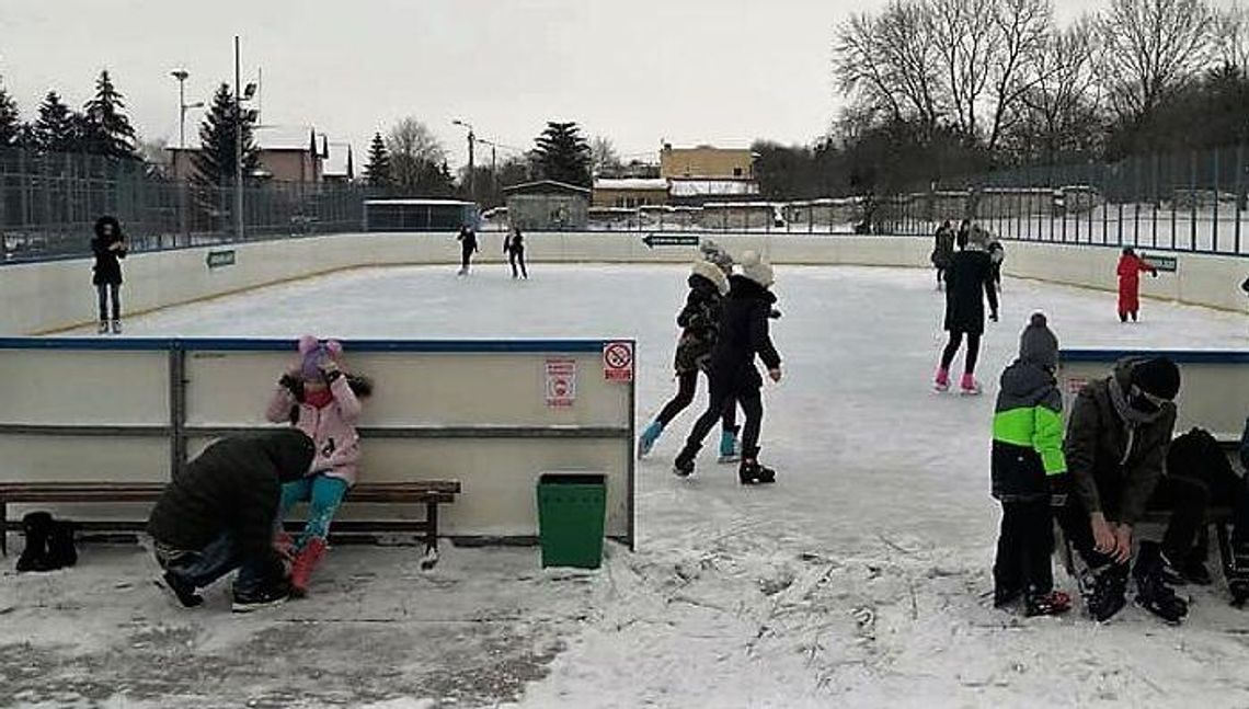 Chełm: Otwarty stok i lodowisko. Można korzystać z uroków zimy