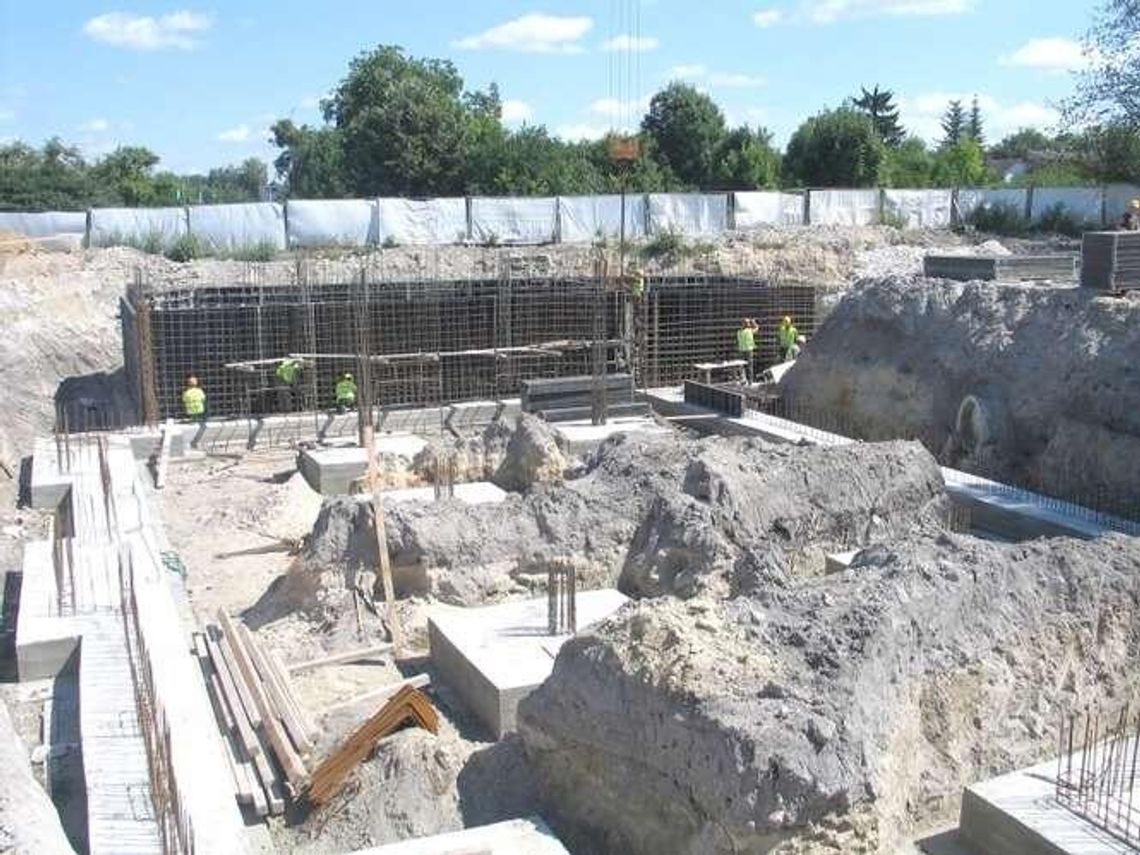 Chełm: Rośnie nowe centrum handlowe. Pierwsze KFC w mieście