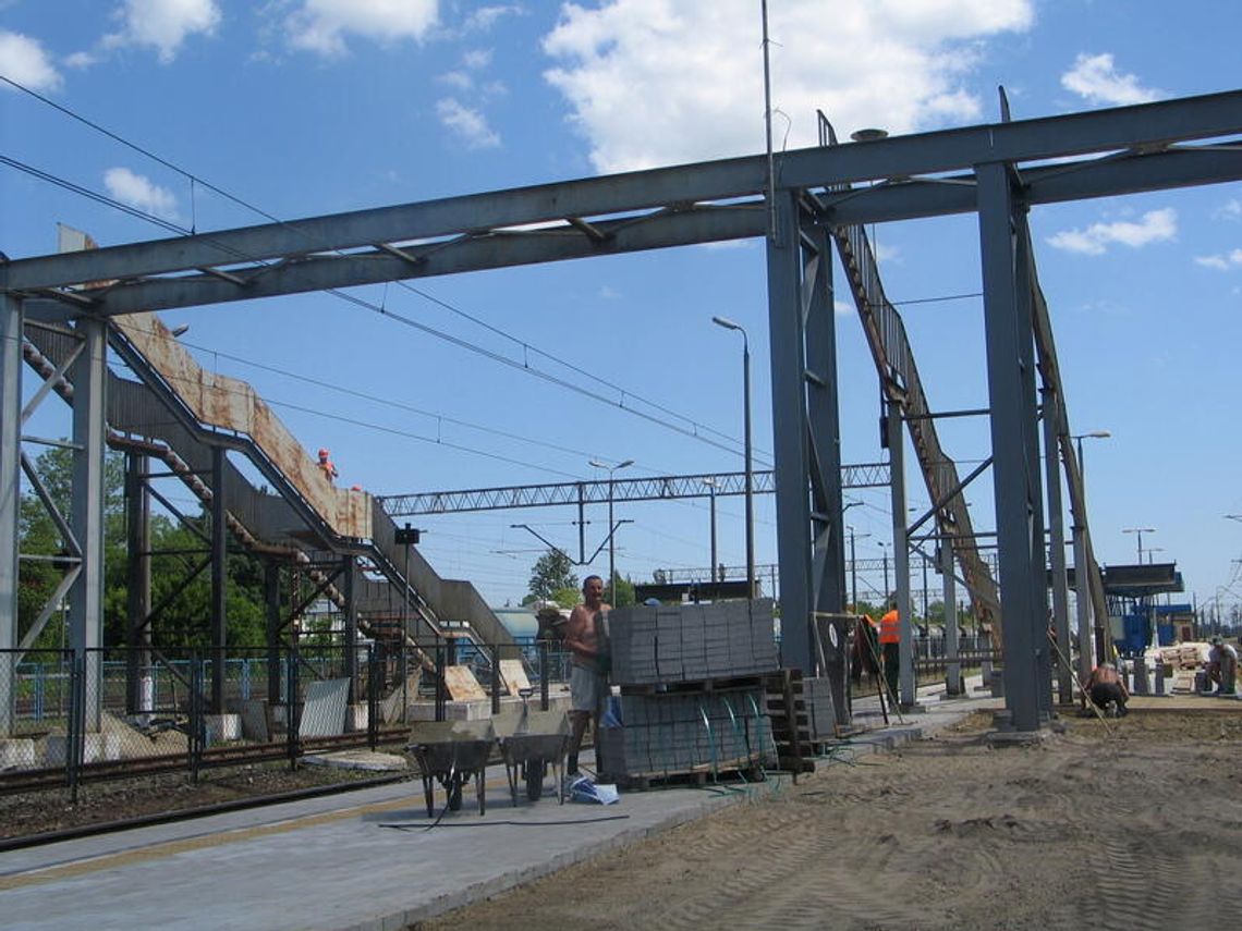 Chełm: Ruszył remont kładki na dworcu