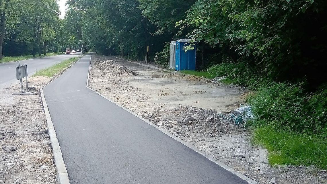 Chełm: Ścieżka zabrała parking. Będzie ciasno kierowcom i rowerzystom