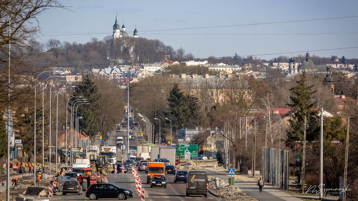 Chełm: Sporo utrudnień na ulicach. Jak nie stać w korkach? Chełm: Sporo utrudnień na ulicach. Jak nie stać w korkach?