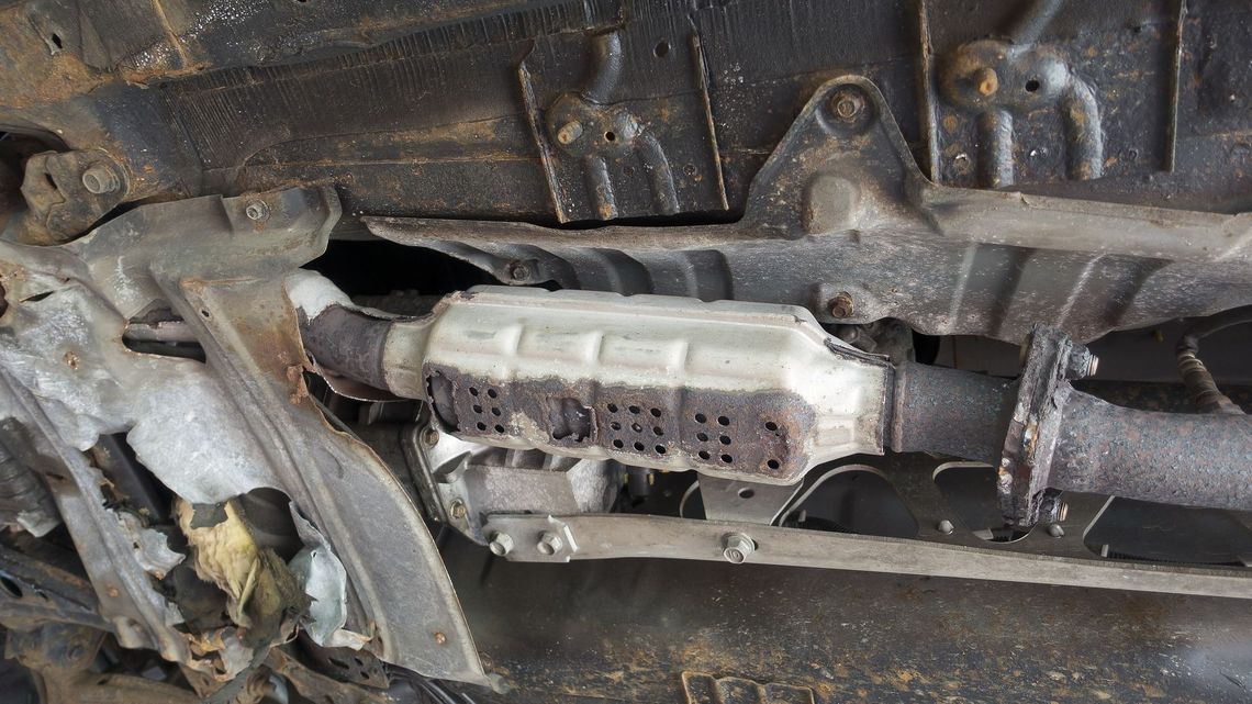 Chełm. Wycinanie katalizatorów to tylko jeden z jego pomysłów na zarobek