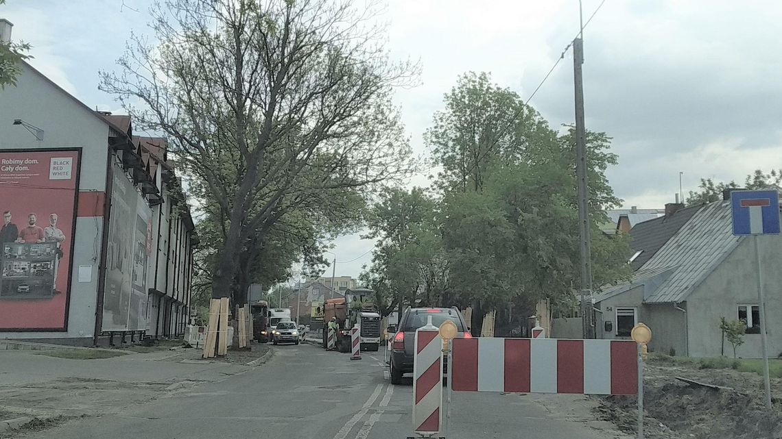 Chełm: Zamknęli ul. Kolejową przy Biedronce. Trzeba szukać objazdów