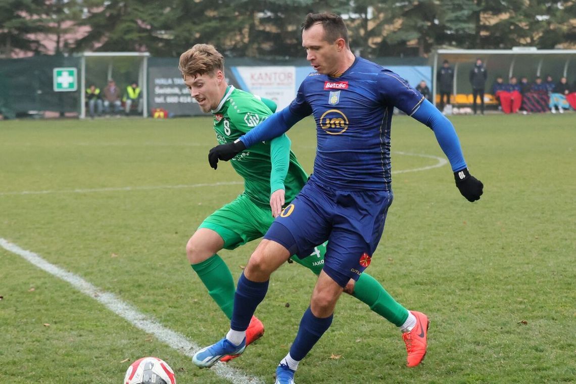 Chełmianka na remis z Wisłoką, proste błędy Świdniczanki i gol na wagę zwycięstwa Rafała Króla w Kraśniku