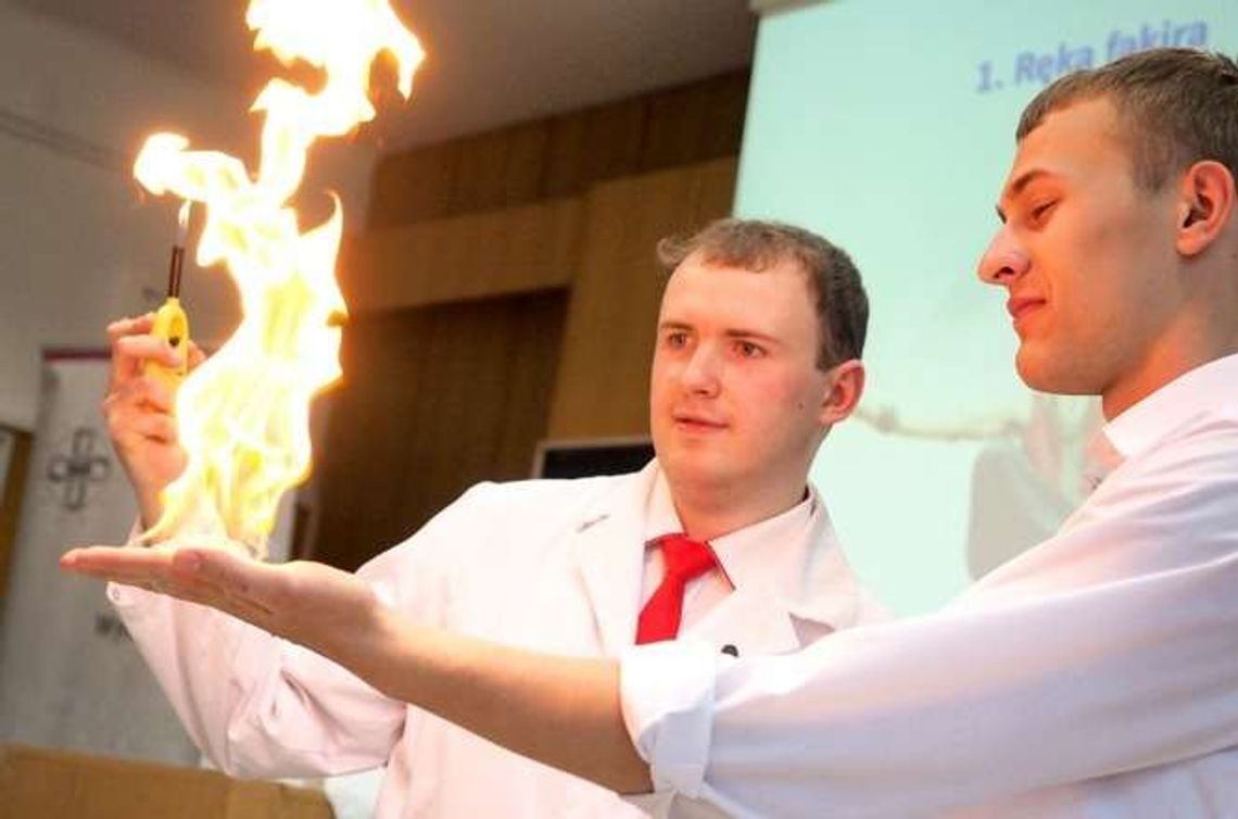 Chemia królową nauk. Finał Turnieju All-chemicznego na UMCS (zdjęcia) Chemia królową nauk. Finał Turnieju All-chemicznego na UMCS (zdjęcia)