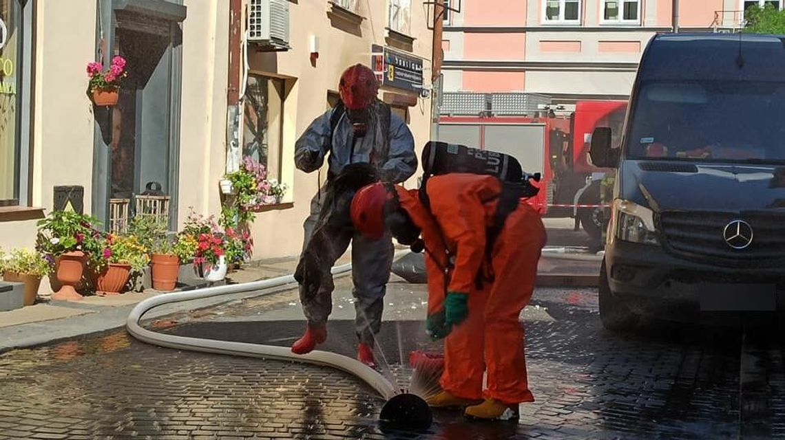 Chemiczny alert w centrum Lublina. Cztery zastępy straży pożarnej w akcji