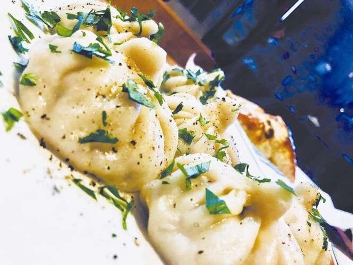 Chinkali, czyli sakiewki z nadzieniem z baraniny. Gdzie można je zjeść? 