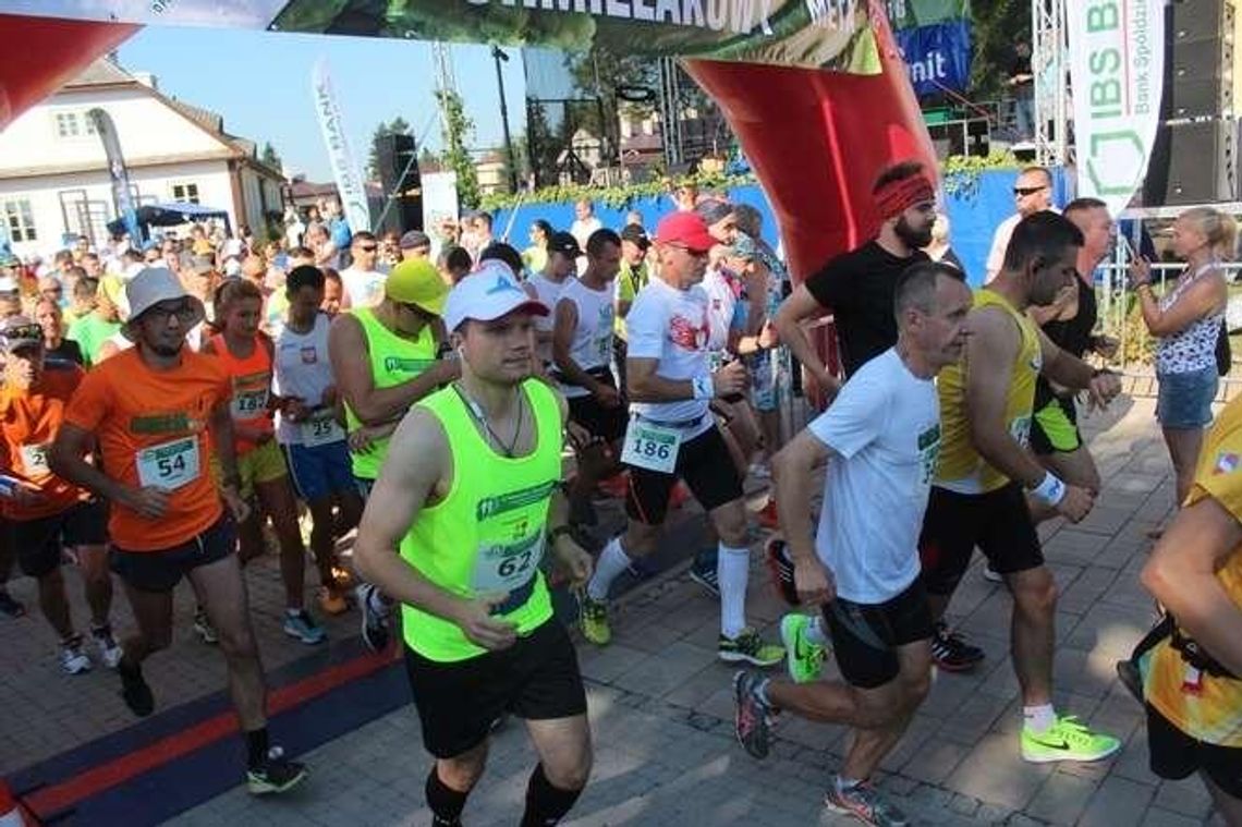 Chmielaki 2016: Ponad 500 osób pobiegło w półmaratonie (zdjęcia)
