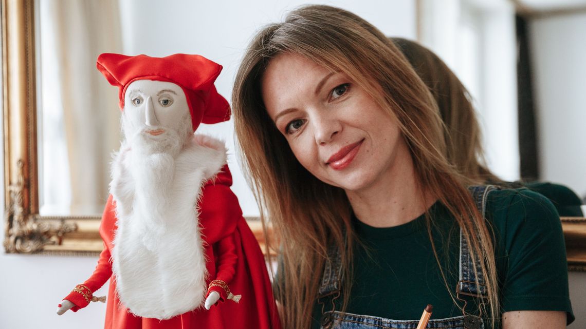 "Chodzi za mną Jan Matejko." Historyczne postacie jak żywcem wyjęte z teatru lalek