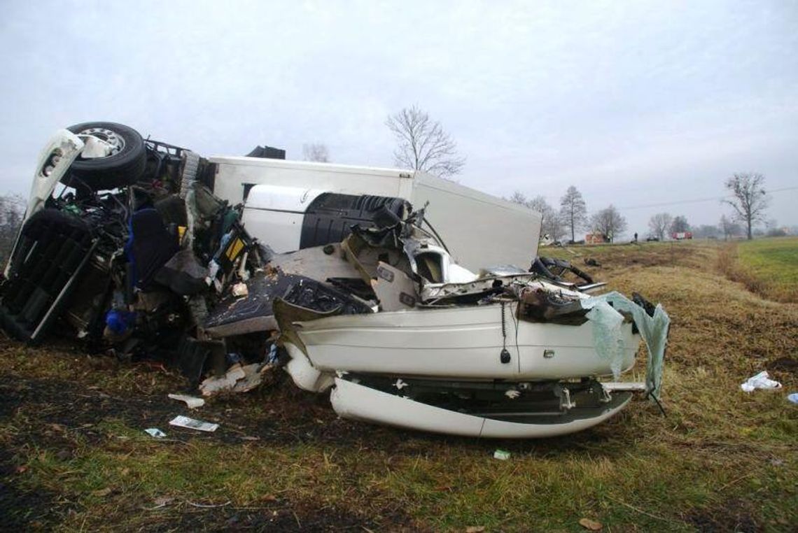 Chomęciska Małe: Zderzenie ciężarówek. Jedna osoba nie żyje (zdjęcia)