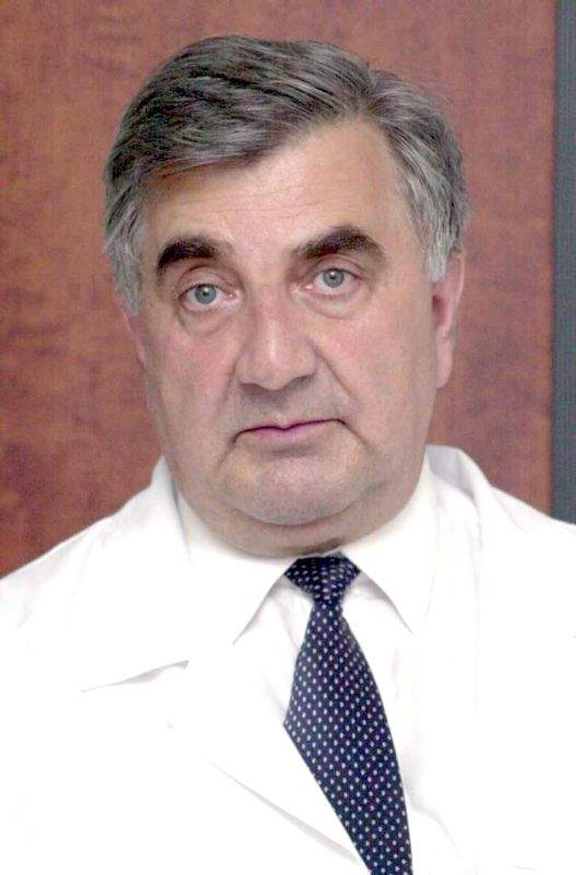 Chora na stwardnienie rozsiane urodziła martwe dziecko. Rozmowa z prof. Janem Oleszczukiem