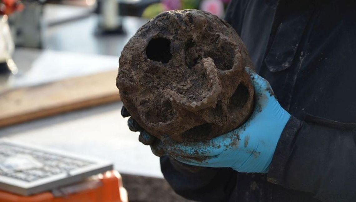 "Chowałem zabitych przy płocie". Były żołnierz AK, który grzebał ciała pomógł IPN-owi