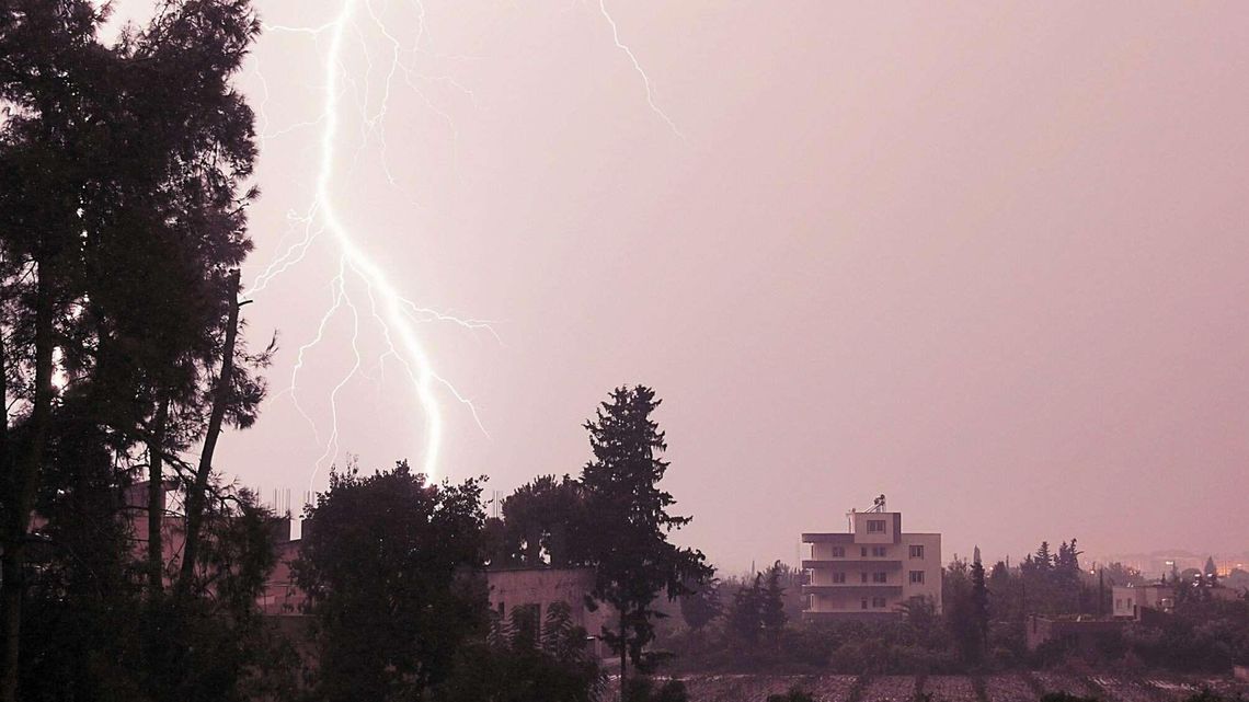 Chroń swój dom przed skutkami burzy. Porady Chroń swój dom przed skutkami burzy. Porady