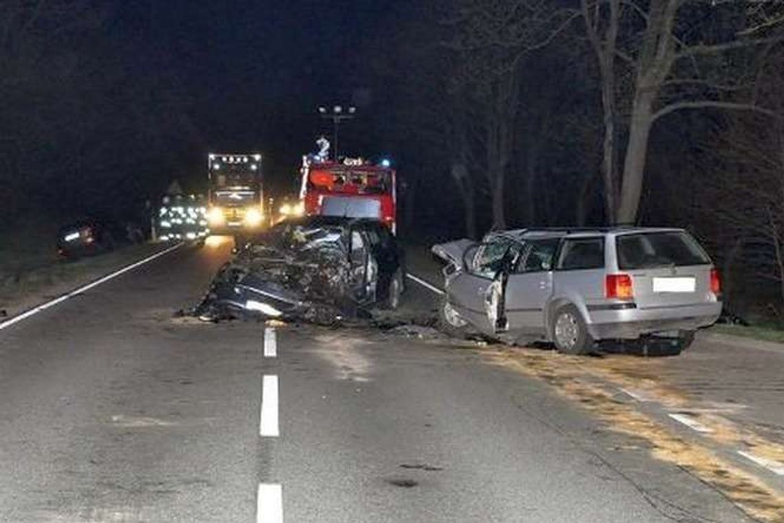 Chrustne: Chciał wyprzedzić ciągnik. Groźny wypadek koło Ryk