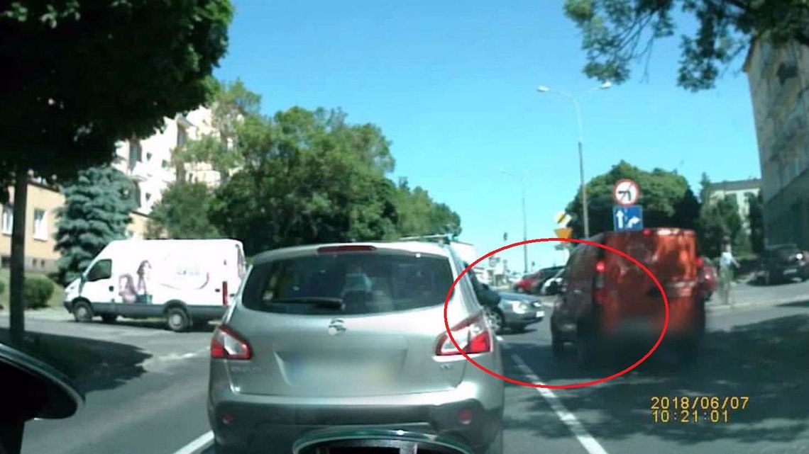 Chwila nieuwagi i stłuczka na ul. Sowińskiego w Lublinie [wideo]