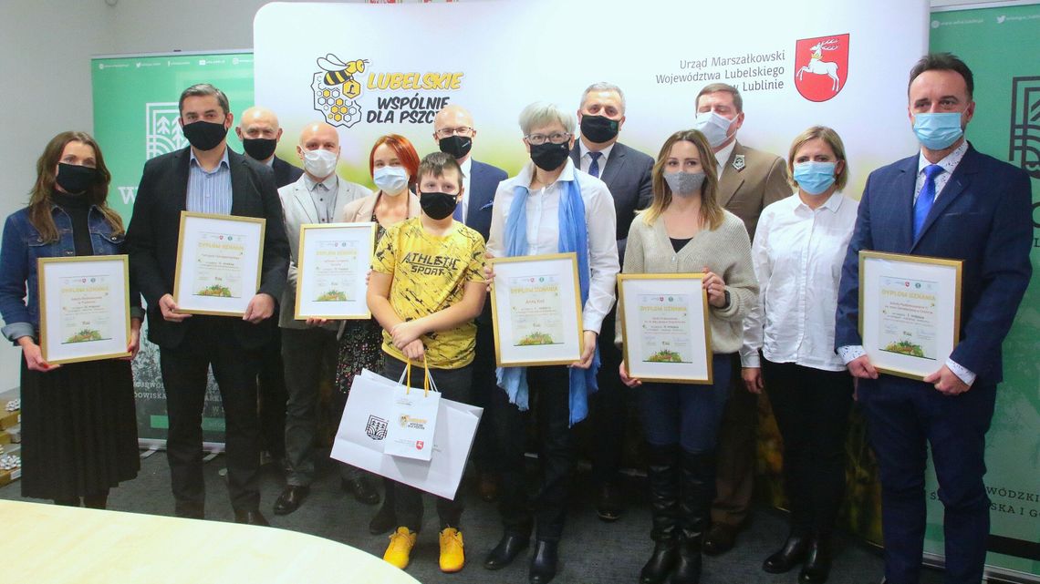 Ci uczniowie dużo wiedzą o pszczołach. Urządzali też przyjazne im ogrody Ci uczniowie dużo wiedzą o pszczołach. Urządzali też przyjazne im ogrody