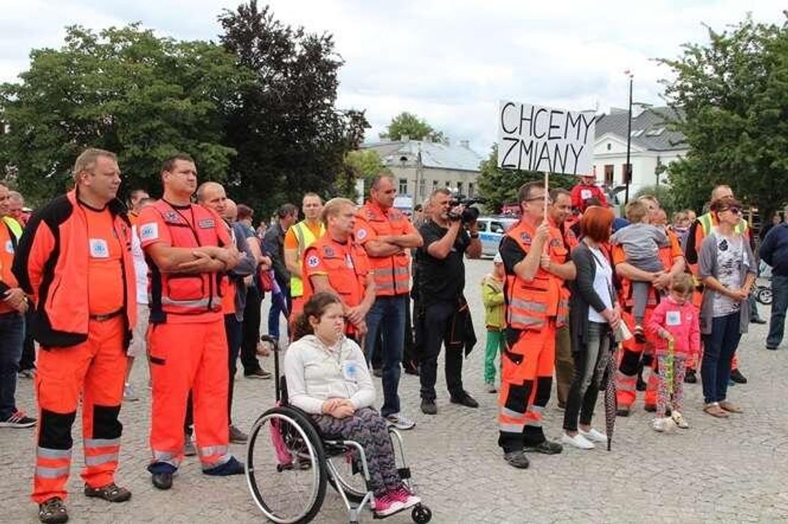 Ciąg dalszy zamieszania w bialskim pogotowiu. W środę zwolniony, w czwartek przywrócony do pracy Ciąg dalszy zamieszania w bialskim pogotowiu. W środę zwolniony, w czwartek przywrócony do pracy