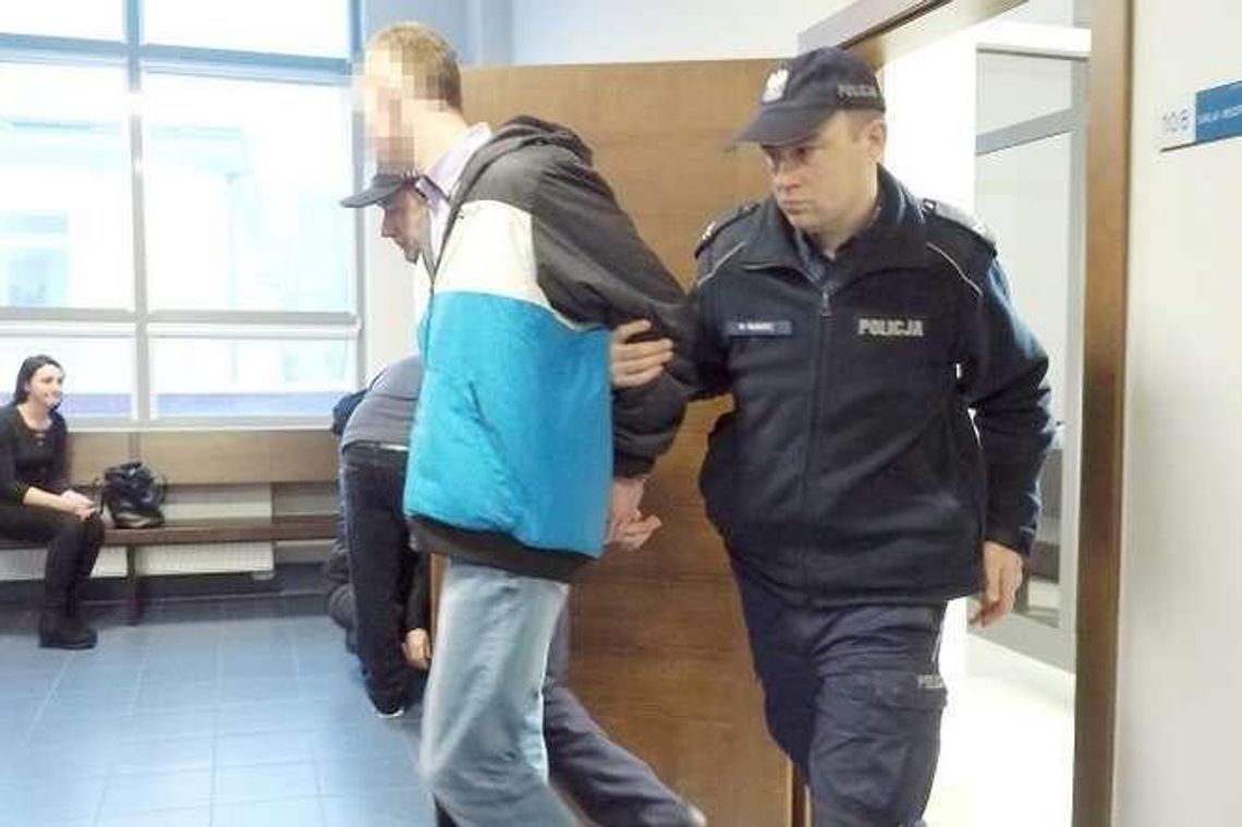 Ciągnął kolegę za traktorem, potem go zakopał. Płakał w sądzie. "Chciałem przeprosić za to, że wyszło, jak wyszło" Ciągnął kolegę za traktorem, potem go zakopał. Płakał w sądzie. "Chciałem przeprosić za to, że wyszło, jak wyszło"