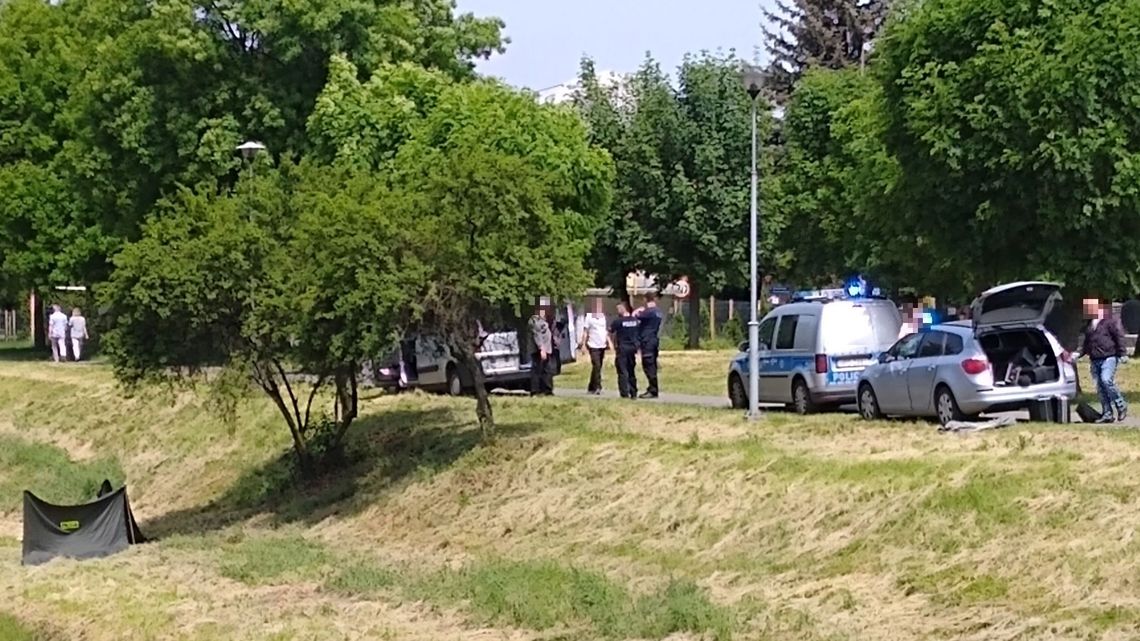 Ciało mężczyzny wyłowione z rzeki Łabuńki w Zamościu Ciało mężczyzny wyłowione z rzeki Łabuńki w Zamościu