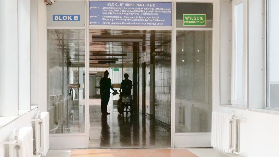 Cięcia etatów i przenosiny oddziałów w szpitalu przy Kraśnickiej. Marszałek uspokoił związkowców