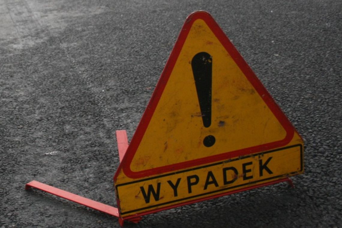 Ciężarówka nie wyhamowała. Dwie piesze w szpitalu