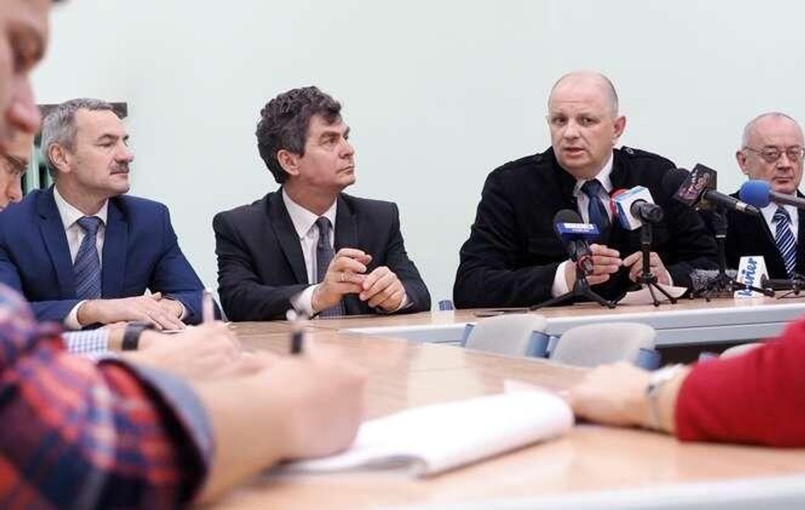 Co dalej z Żukiem? Sesja nadzwyczajna w poniedziałek. PiS: "Po co ten pośpiech?" Co dalej z Żukiem? Sesja nadzwyczajna w poniedziałek. PiS: "Po co ten pośpiech?"