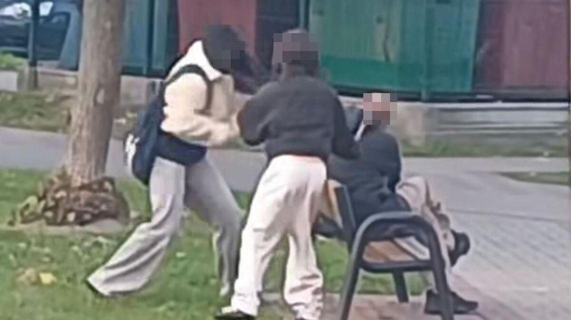 Co miały w głowie te nastolatki? Z patykami rzuciły się na 49-latka Co miały w głowie te nastolatki? Z patykami rzuciły się na 49-latka