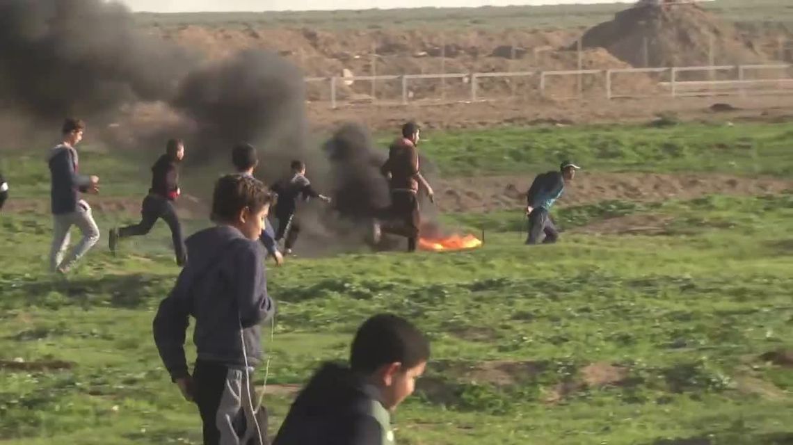 Co najmniej jedna osoba zginęła, a 20 zostało rannych w starciach na granicy Izraela i Palestyny [wideo]