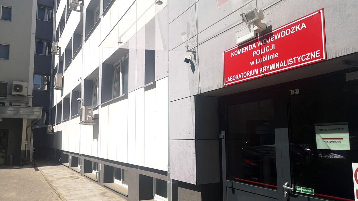 Co się dzieje w laboratorium kryminalistycznym? Policja: Zależy nam na dobrej atmosferze w pracy