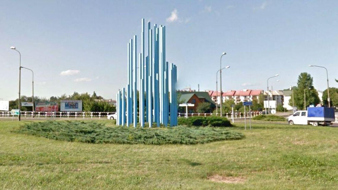 Co się stanie z dzwonami rurowymi na rondzie? Stoją tu prawie od 50 lat Co się stanie z dzwonami rurowymi na rondzie? Stoją tu prawie od 50 lat