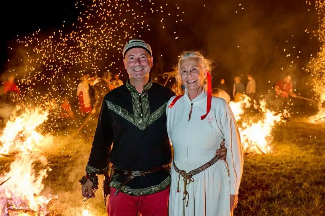 Co skłania ludzi do chodzenia po rozżarzonych węglach? Co skłania ludzi do chodzenia po rozżarzonych węglach?