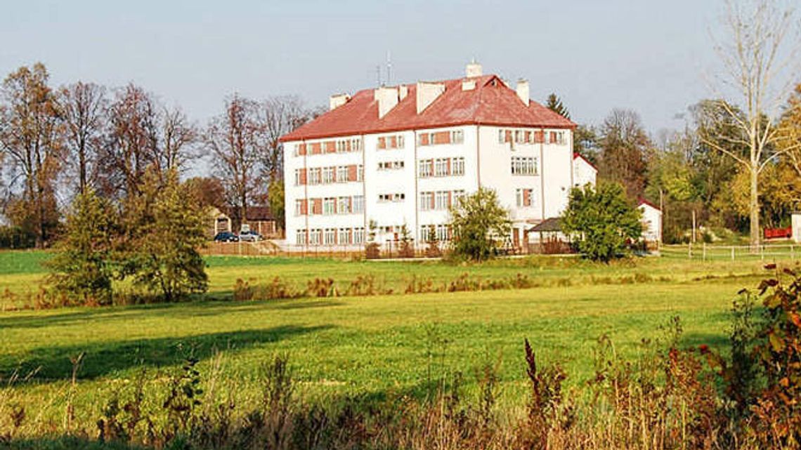 Co z budynkiem po domu dziecka w Komarnie? "Jest potrzeba placówki dla małoletnich cudzoziemców"