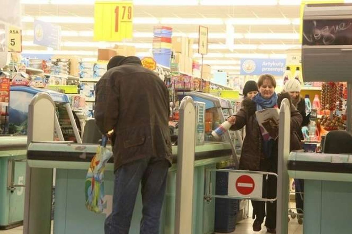 Co zdrożeje, a co potanieje w 2017 roku? Używane samochody, żywność, paliwa...