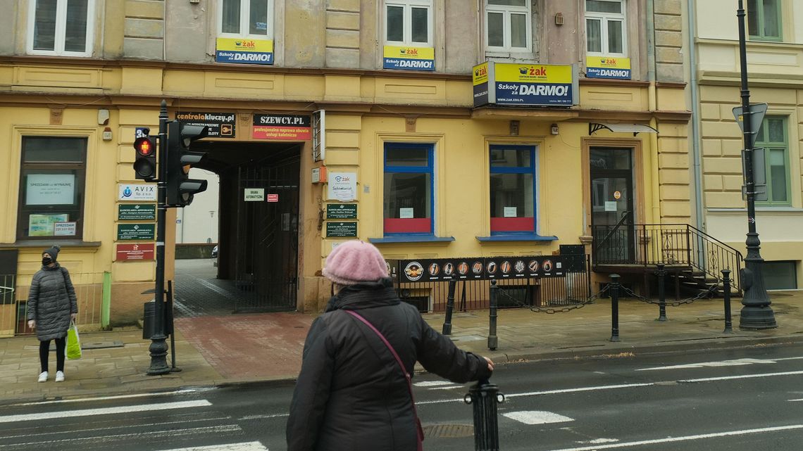 Co ze szkołami "Żak" w Lublinie? "Nie wiemy, czy nasze dzieci będą mogły ukończyć szkołę" Co ze szkołami "Żak" w Lublinie? "Nie wiemy, czy nasze dzieci będą mogły ukończyć szkołę"