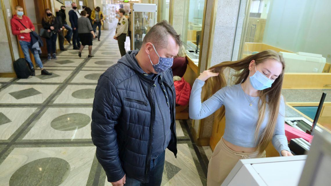 Codziennie w NBP w Lublinie ogromna kolejka. Sami bankowcy także zaskoczeni