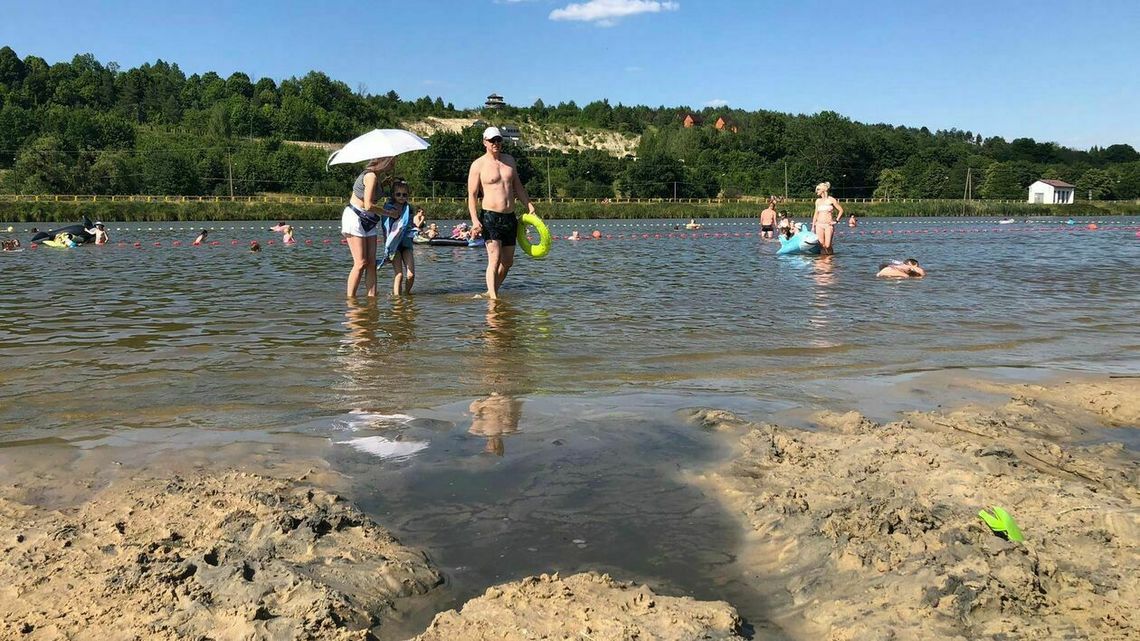 Coli już nie ma. Zakwitły sinice. Które kąpieliska są otwarte?