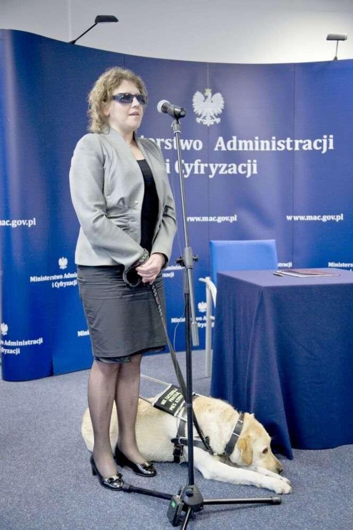 Contbus nie wpuścił niewidomej z psem przewodnikiem do busa. Teraz za to zapłaci