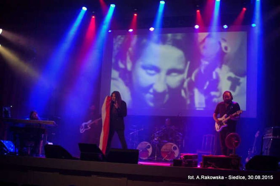 Contra Mundum - Cześć i Chwała Bohaterom. Koncert w Centrum Kultury