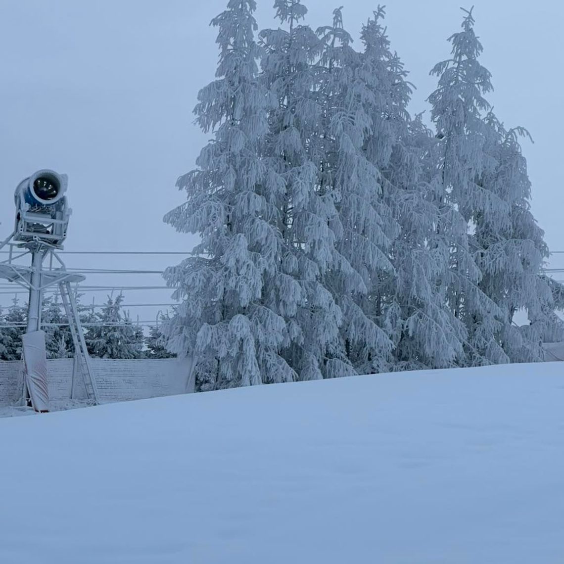 Coraz chłodniej - pierwsze stoki narciarskie w regionie zaczynają sezon Coraz chłodniej - pierwsze stoki narciarskie w regionie zaczynają sezon