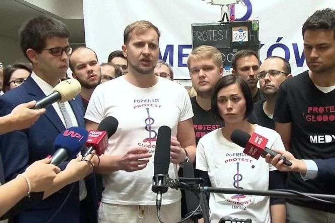 Coraz większe poparcie dla protestujących lekarzy. List lubelskich środowisk kultury i nauki