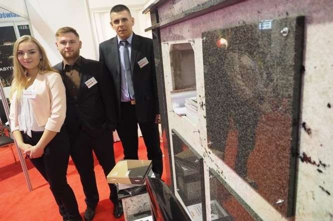 Coraz większe zainteresowanie kremacją. Kościelne trendy i produkty na targach Lubsacro