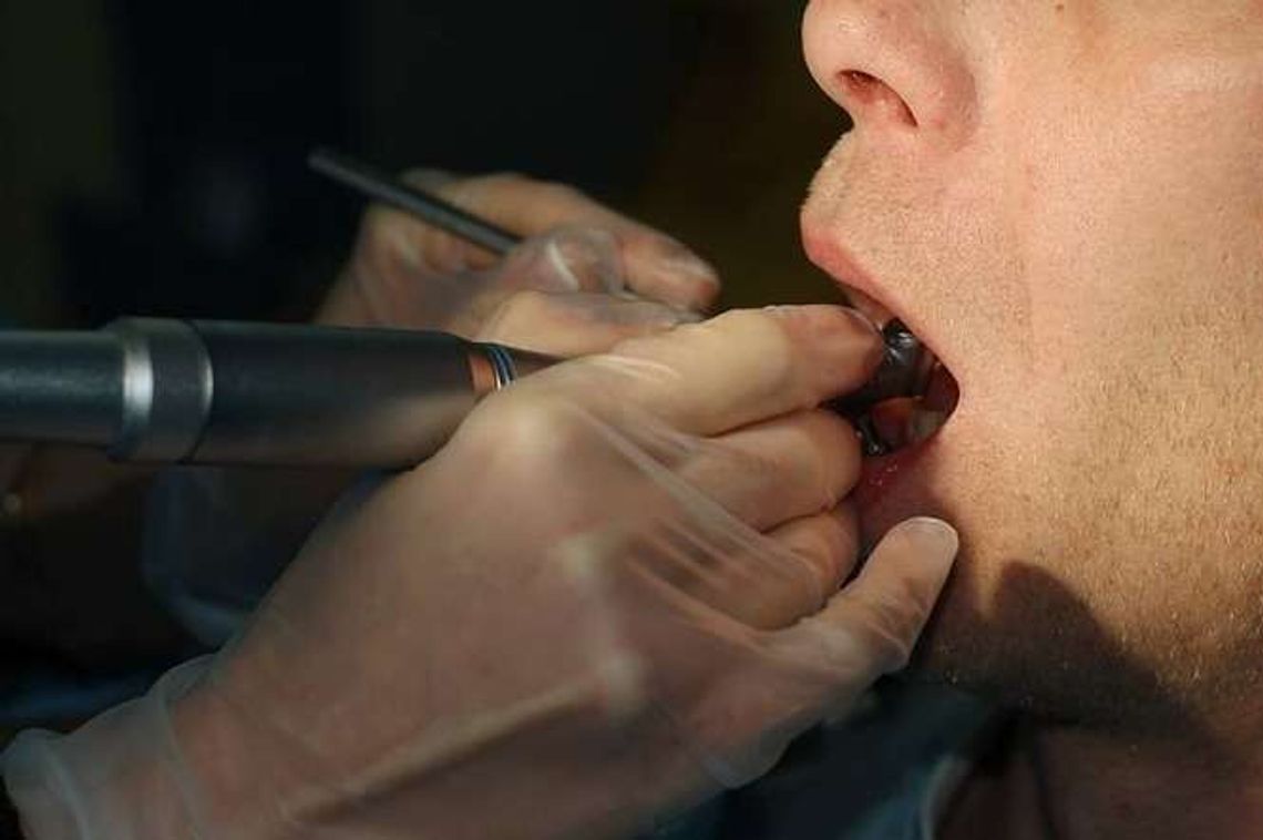 Cwany lekarz zarabia podwójnie. Najpierw pieniądze od pacjenta, potem z NFZ