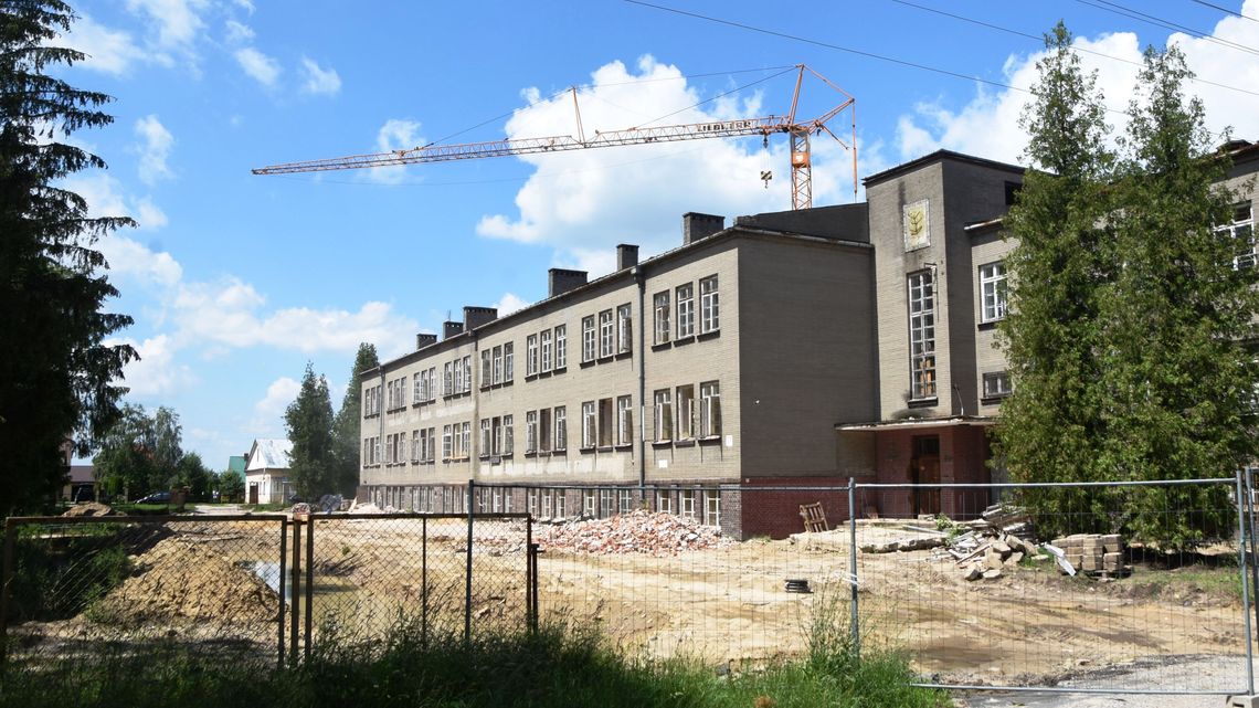 Cywile opanowali garnizon. Jedyna pamiątka po wojsku we Włodawie to Pomnik Sapera