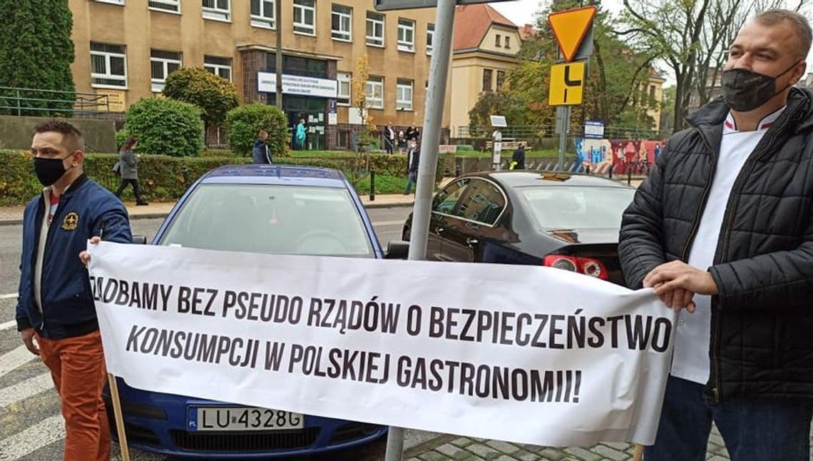 "Czarna polewka dla rządu". Gastroprotest w Lublinie (relacja na żywo)