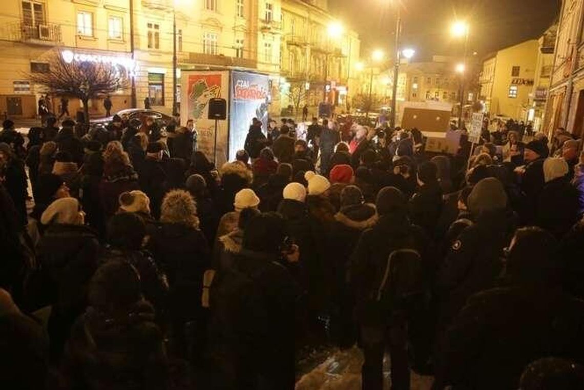 „Czarna środa” w Lublinie. Kobiety przeciwko zaostrzeniu prawa aborcyjnego